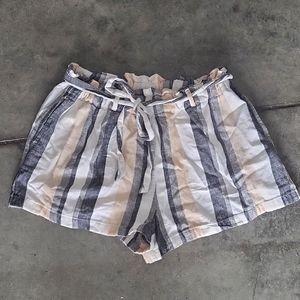 Linen shorts